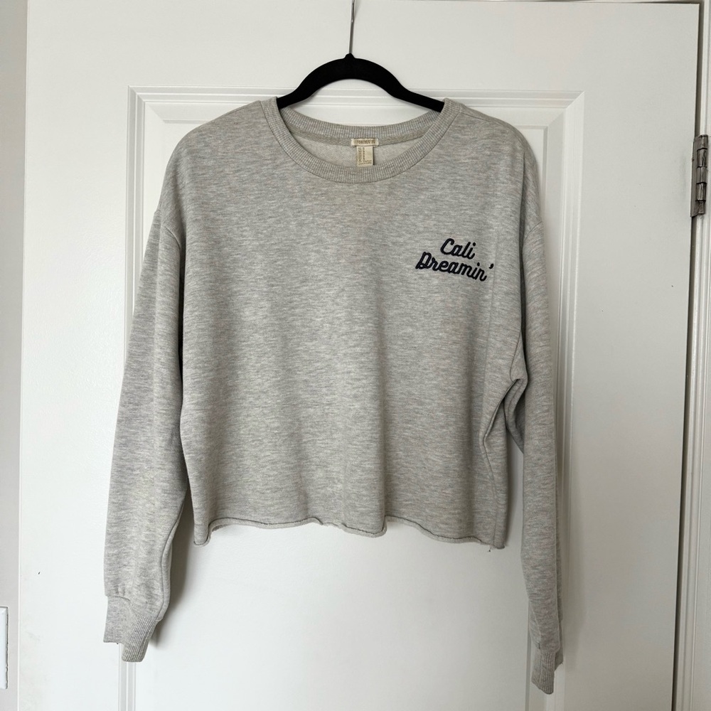 Forever 21 Light Gray Cropped Cali Dreamin' Sweatshirt